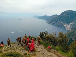 Marcia sul Sentiero degli Dei con il Reggimento Cavalleggeri Guide (19°) di Salerno
